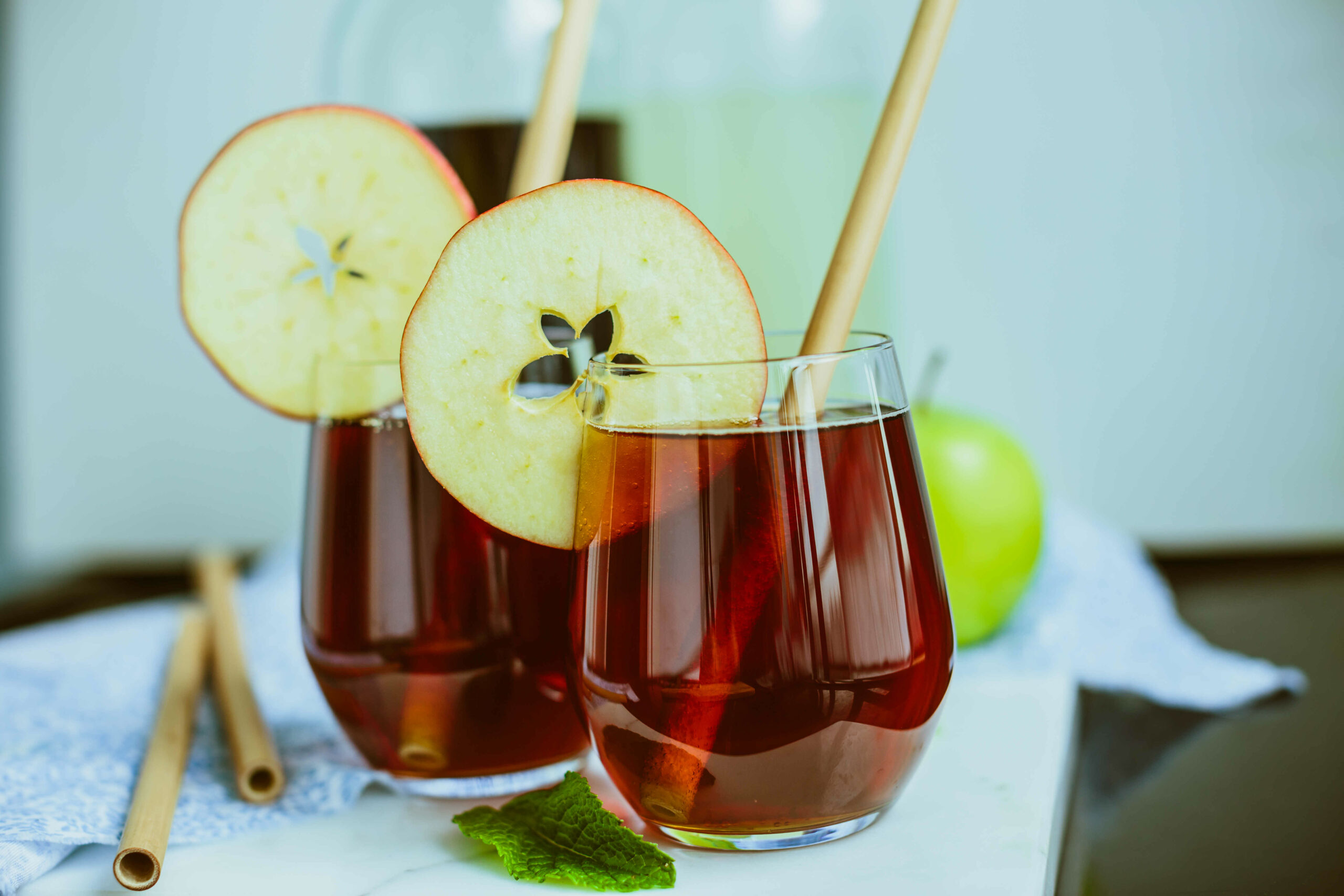 Top,View,On,Homemade,Kombucha,With,Fruits