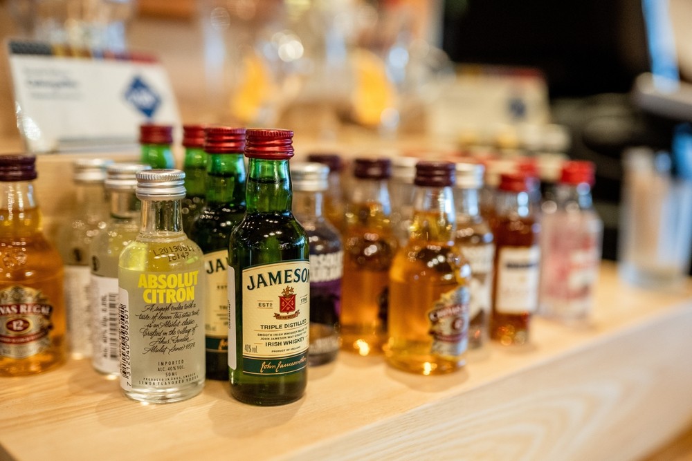 When to Choose a Mini Bottle Variety Pack for Parties and Tastings